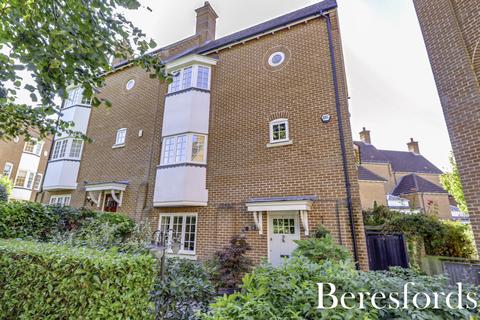3 bedroom semi-detached house for sale, Drovers Mead, Warley, CM14