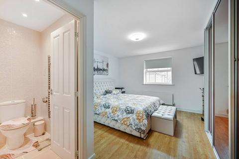 undefined, Eagle Road, Slough, SL1