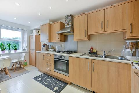 4 bedroom terraced house for sale, Eagle Road, Slough, SL1