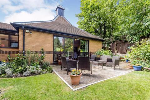 undefined, Manor Court Lodge, South Woodford E18
