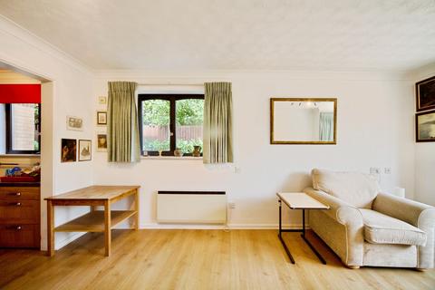 1 bedroom apartment for sale, Manor Court Lodge, South Woodford E18