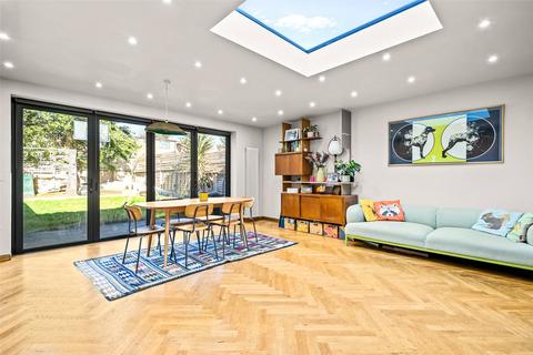 4 bedroom semi-detached house for sale, Meadway Crescent, Hove, East Sussex, BN3