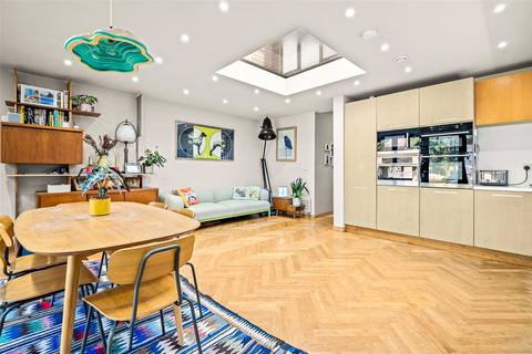 4 bedroom semi-detached house for sale, Meadway Crescent, Hove, East Sussex, BN3