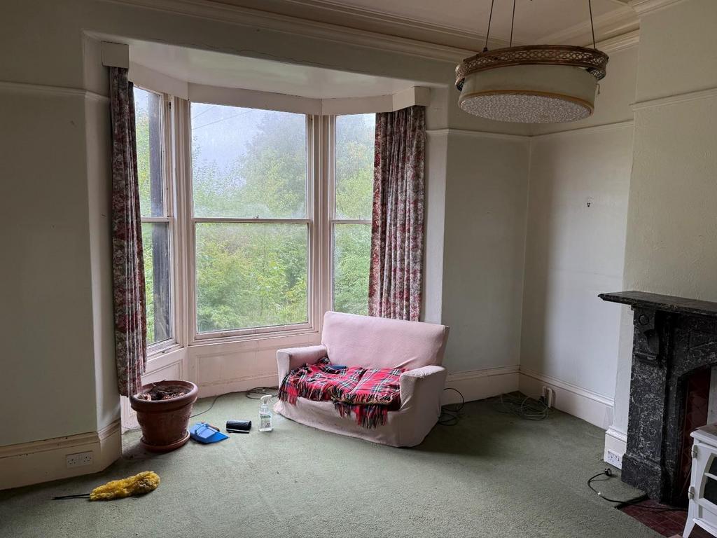 Living Room.jpg