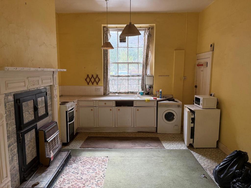Kitchen 1.jpg