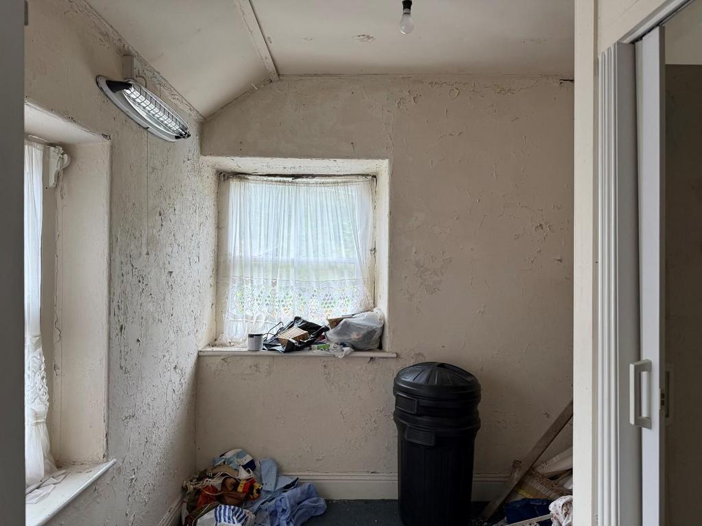 Bedroom 2.jpg