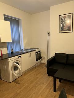 4 bedroom flat to rent, Wilmslow Road, Manchester M20