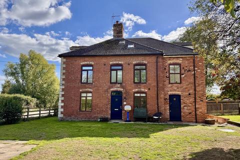 4 bedroom semi-detached house to rent, East Lodge, Bridgend, Gloucester, Worcestershire, GL19
