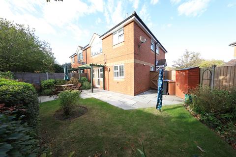 2 bedroom maisonette for sale, Dudley Close, Chafford Hundred (with enclosed garden)