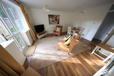 2 bedroom maisonette for sale, Dudley Close, Chafford Hundred (with enclosed garden)