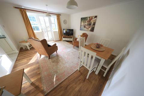 2 bedroom maisonette for sale, Dudley Close, Chafford Hundred (with enclosed garden)