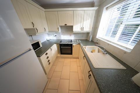 2 bedroom maisonette for sale, Dudley Close, Chafford Hundred (with enclosed garden)