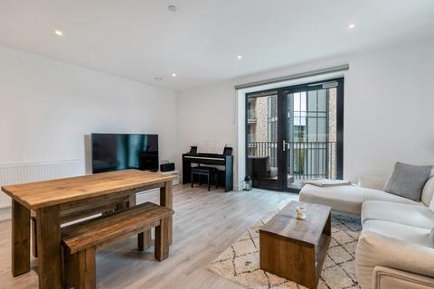 2 bedroom flat to rent, Osiers Road, SW18