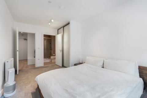 2 bedroom flat to rent, Osiers Road, SW18
