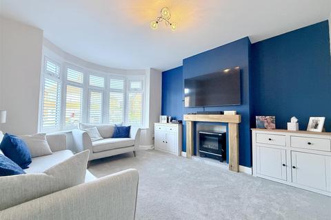 3 bedroom semi-detached house for sale, Cedarcroft Road, Ipswich IP1