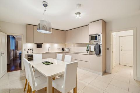 4 bedroom flat to rent, Lower Sloane Street, London, SW1W