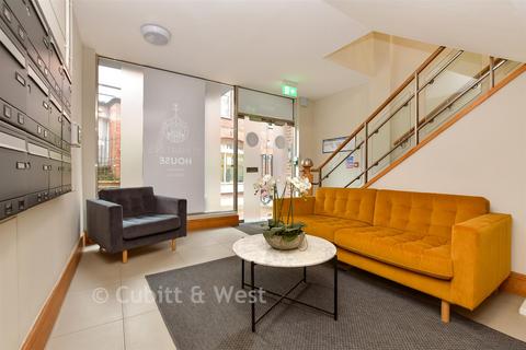 1 bedroom apartment for sale, St. Martin's Walk, Dorking, Surrey