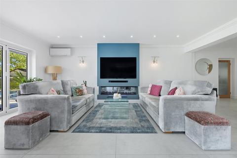 5 bedroom detached house for sale, Rebels Lane, Thorpe Bay Boarders, Essex, SS3