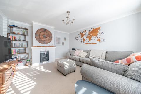 3 bedroom semi-detached house for sale, Orchard Way, Oxfordshire OX26