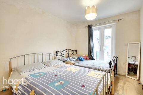2 bedroom apartment for sale, Hanworth Road, HOUNSLOW