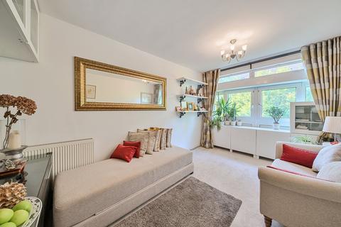 Upper Richmond Road, Putney, London, SW15