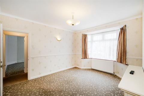 12 Mark Avenue, London, E4 7NR