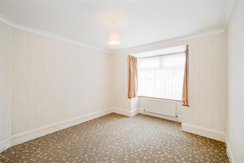 12 Mark Avenue, London, E4 7NR