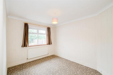 12 Mark Avenue, London, E4 7NR