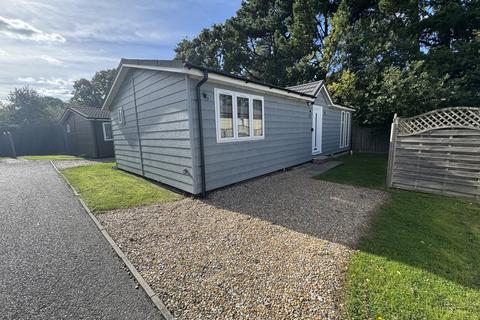 2 bedroom lodge to rent, Golden Cross, Hailsham, BN27