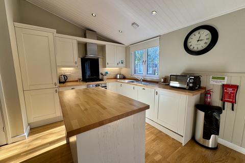 2 bedroom lodge to rent, Golden Cross, Hailsham, BN27