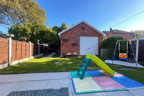 2 bedroom semi-detached house for sale, Highfield Park Road, Bredbury