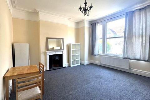 3 bedroom flat for sale, Lushington Road, Kensal Rise, NW10