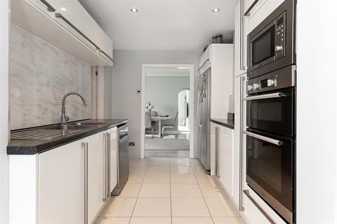 undefined, Oak Road, Caterham CR3