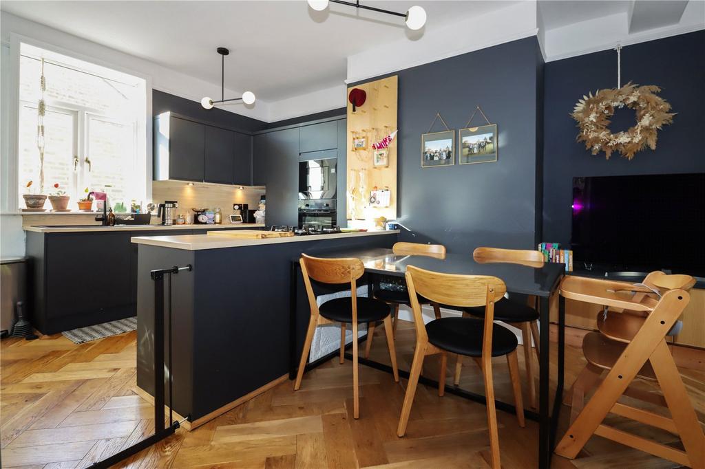Kitchen / Dining