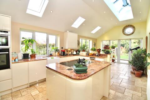 5 bedroom character property for sale, Dent-de-Lion Court, Margate CT9