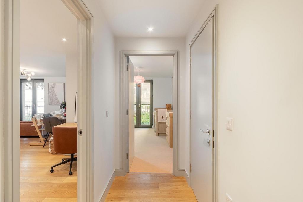 0 F1 HRE - Hallway A.jpg