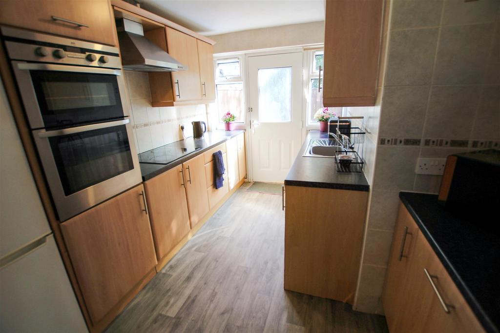 Kitchen (2).jpg