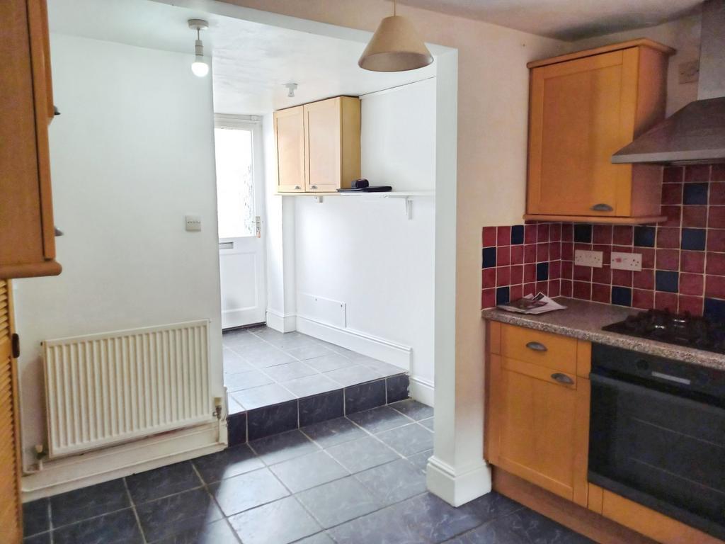3 Bedroom Mid Terrace Character Cottage