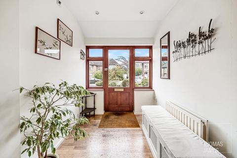 4 bedroom semi-detached house for sale, Sheringham Avenue, London, N14