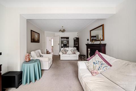4 bedroom semi-detached house for sale, Sheringham Avenue, London, N14