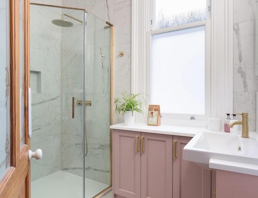 48 Balfour Bathroom 01.jpg