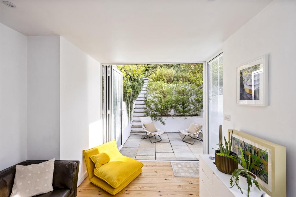Sitting/Dining Room