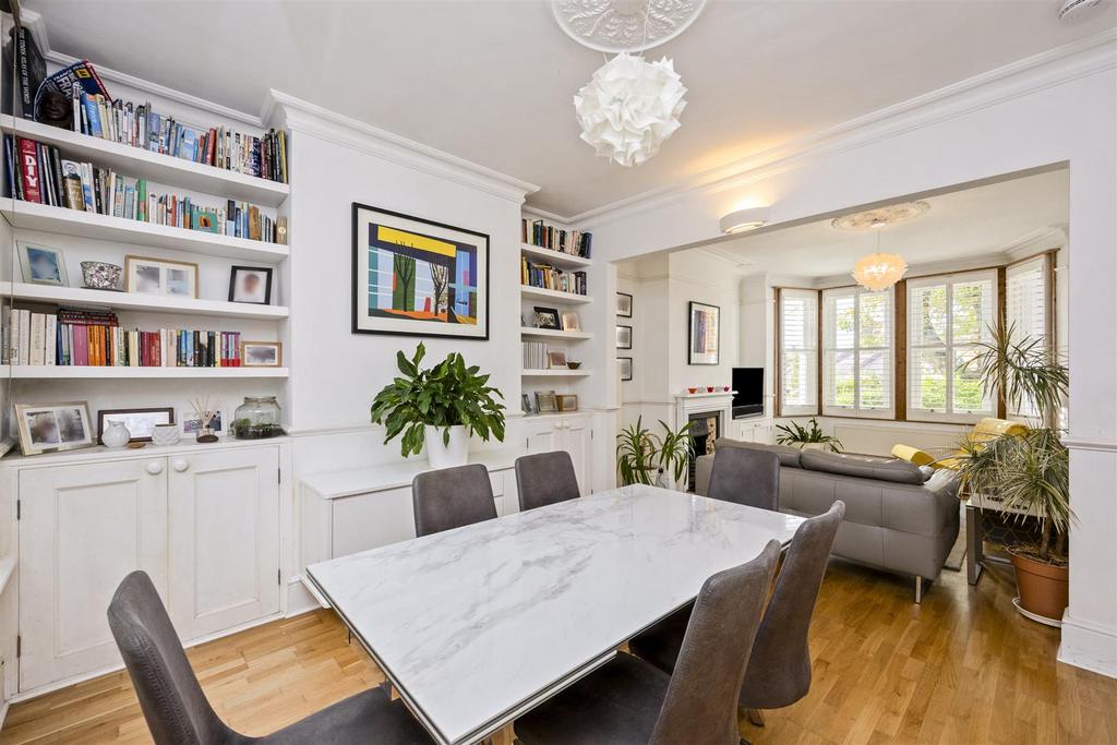 Sitting/Dining Room