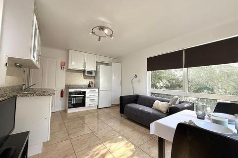undefined, Avalon Close, Enfield