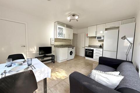 undefined, Avalon Close, Enfield