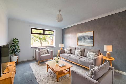 Vallibus Close, Oulton