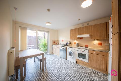 2 bedroom ground floor flat for sale, Sturgess Street, Newton-Le-Willows, WA12