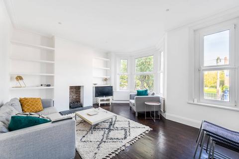 3 bedroom flat to rent, Purves Road, Kensal Green, London, NW10