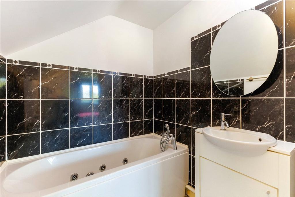 Main Ensuite