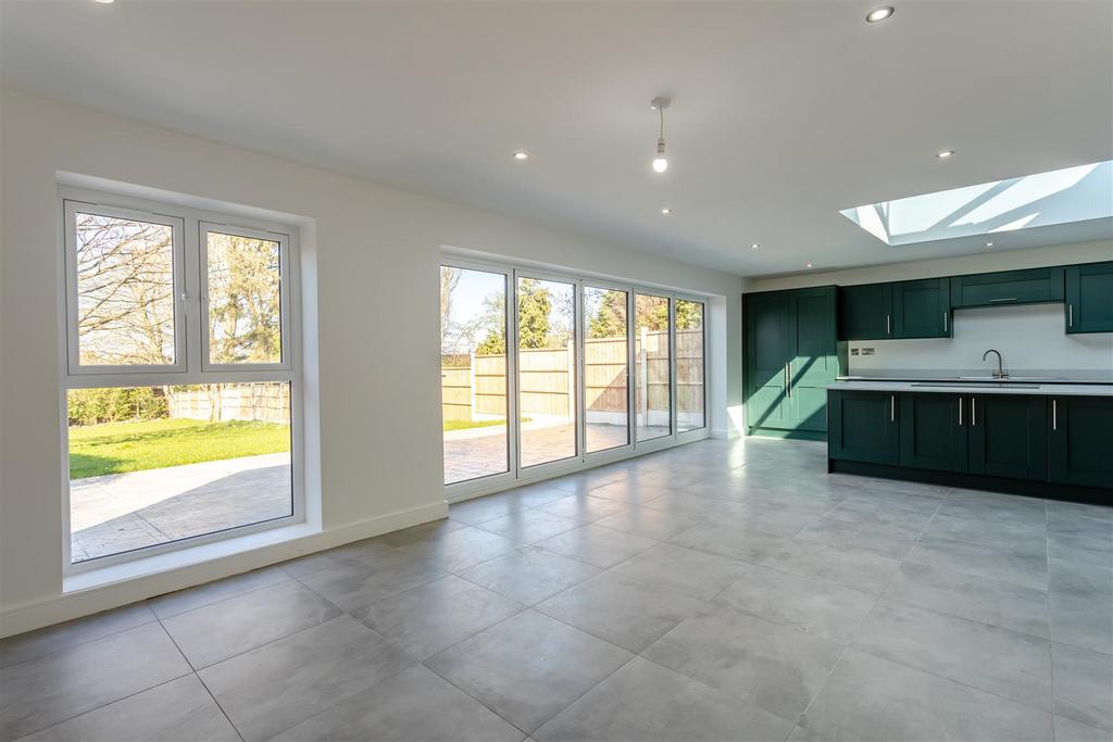 Dining kitchen